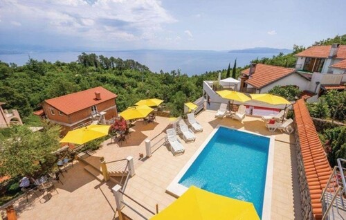 Bild 1 - Villa in Opatija mit 7 Ferienwohnungen.