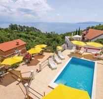 Villa in Opatija mit 7 Ferienwohnungen.