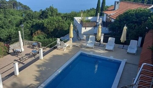 Bild 2 - 12 Zimmer Einfamilienhaus zum Kaufen in Opatija