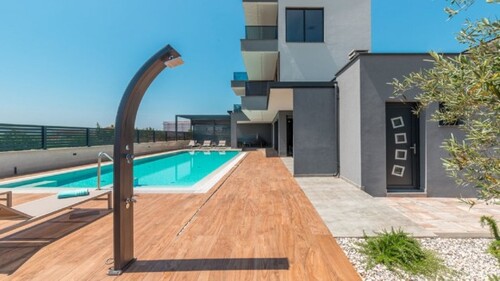 Bild 1 - Moderne Villa mit Außenpool in Kroatien