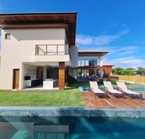 Villa mit Strandlage in Bahia Praia Forte