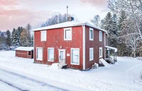 Bild 1 - Großes Renovierungsobjekt in Schweden mit viel Potenzial
