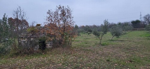 Bild 2 - Grundstück zum Kaufen in Pula