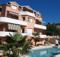 Objekt mit 8 Wohnungen am Meer - 1.390.000,00 EUR Kaufpreis, ca.  505,00 m² Wohnfläche in Opatija (PLZ: 51410)