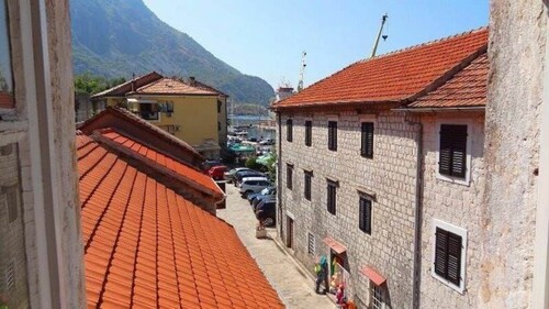 Bild 1 - Altes Steinhaus nur 50m vom Meer entfernt