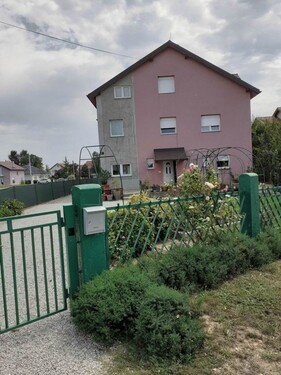 Bild 2 - 9 Zimmer Einfamilienhaus zum Kaufen in Brezovica