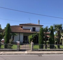 Villa südlich von Verona in Alleinlage - Nogarole Rocca