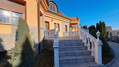 Bild 2 - 7 Zimmer Einfamilienhaus zum Kaufen in Pécs