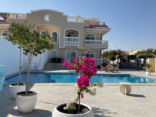 Bild 1 - 5 Zimmer Villa Hurghada privat Pool