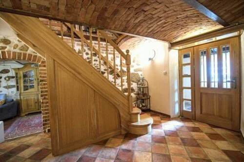 Bild 2 - 12 Zimmer Einfamilienhaus zum Kaufen in Lesna