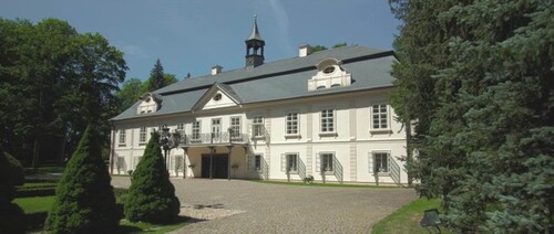 Bild 3 - 17 Zimmer Villa zum Kaufen in Neveklov