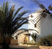 Fantastische Windmühle auf 12000 m2 Grundstück - ANTIGUA