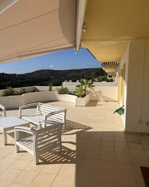 Bild 2 - 5 Zimmer Etagenwohnung zum Kaufen in San Roque