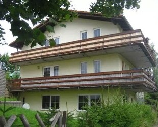 Dreifamilienhaus mit separaten Mietereingängen - Trusetal