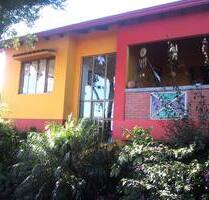 4 Häuser im Kolonialstil mit romantischen Gärten - Escazu