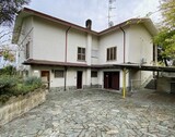 Bild 1 - Doppelhaushälfte mit Grundstück Region Parma