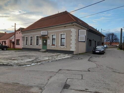 Bild 2 - 9 Zimmer Einfamilienhaus zum Kaufen in Znojmo