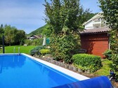 Bild 1 - Wassergrundstück mit Pool Teichen Bachlauf und Hütte