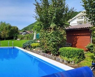 Wassergrundstück mit Pool Teichen Bachlauf und Hütte - Deggingen