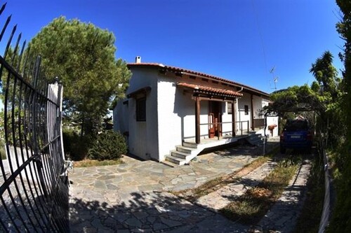 Bild 2 - 7 Zimmer Einfamilienhaus zum Kaufen in Porto Rafti