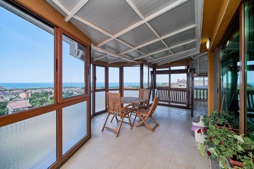 Bild 1 - Haus mit einzigartigem Meerblick in Varna