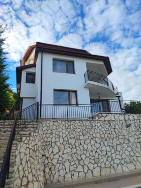 Bild 1 - Haus mit einzigartigem Meerblick 9 Zimmer und 300 qm