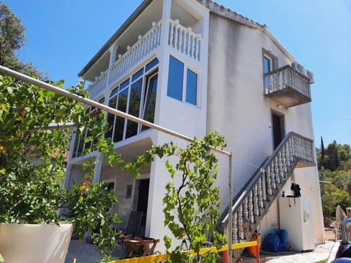 Bild 1 - Haus und Land 500 m von Meer in Kroatien