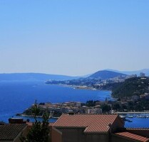 Haus mit Meerblick in Kroatien - 450.000,00 EUR Kaufpreis, ca.  260,00 m² Wohnfläche in Strozanac Podstrana (PLZ: 21312)