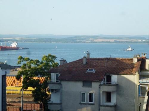 Bild 1 - Große Wohnung mit Meerblick in Burgas