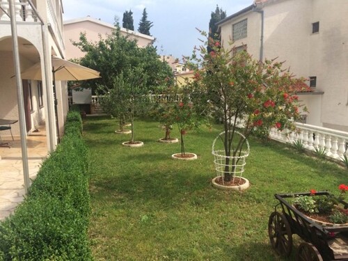 Bild 3 - 8 Zimmer Einfamilienhaus in Starigrad-Paklenica