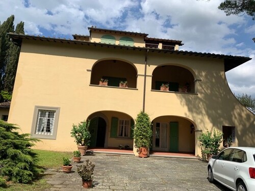 Bild 1 - Villa with the west-facing portico
