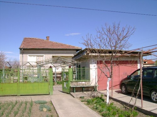 Bild 2 - 8 Zimmer Einfamilienhaus zum Kaufen in Dorf Sofronievo