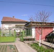 Zwei Häuser und 1115 Quadratmeter Hoffläche - Sofronievo
