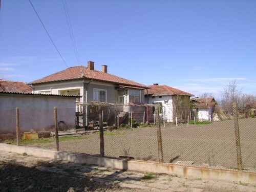 Bild 2 - 6 Zimmer Einfamilienhaus zum Kaufen in Sofronievo
