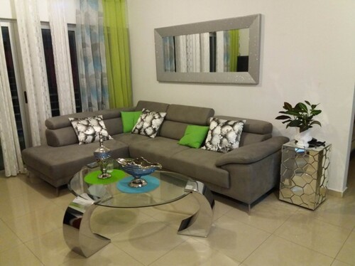 Bild 3 - 4 Zimmer Etagenwohnung in Santo Domingo Este