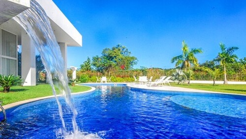 Bild 1 - Grosse 1500 m2 Villa mit 5 Suiten in Lauro de Freitas