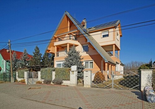 Bild 1 - Zweigenerationenhaus 344m2 ohne Stromkosten