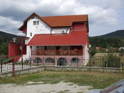 Bild 1 - Ferienhausanlage in den Karpaten in Valcea