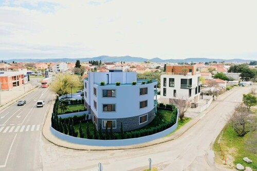 Bild 2 - 4 Zimmer Etagenwohnung zum Kaufen in Zadar