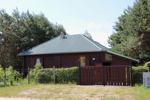 Bild 1 - Holzhaus am Rande des Bakony-Waldes