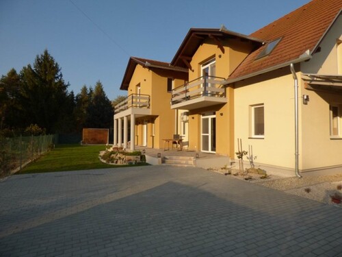 Bild 2 - 7 Zimmer Einfamilienhaus zum Kaufen in Kehidakustány