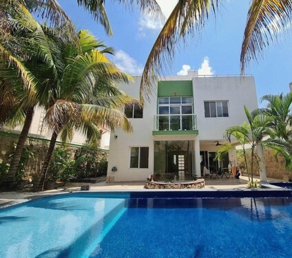 Bild 1 - Einfamilienhaus mit Garten und Pool