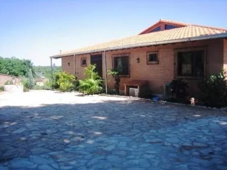 Bild 1 - Luxuriöser Einfamilienbungalow im Park