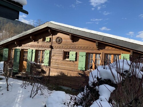 Bild 1 - Liebhaber Chalet mit Grundstück in Gstaad zu verkaufen