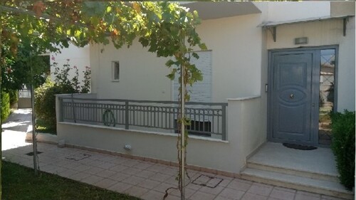 Bild 2 - 10 Zimmer Einfamilienhaus zum Kaufen in Neos Pirgos