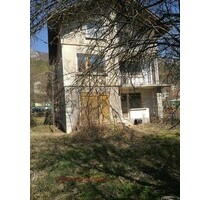 Haus in einem Dorf nah zur Hauptstadt Sofia - Kalotina