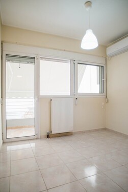 Bild 3 - 1 Zimmer Etagenwohnung in Dafni
