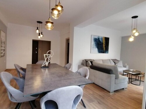 Bild 3 - 6 Zimmer Etagenwohnung in Athen