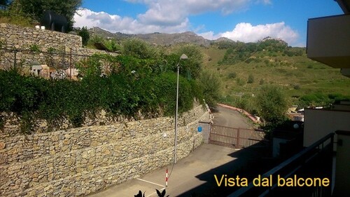 Bild 2 - 4 Zimmer Etagenwohnung zum Kaufen in GIARDINI NAXOS