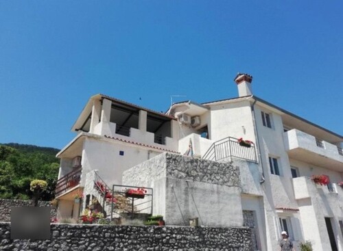 Bild 1 - Apartmenthaus in Meeresnähe mit Potential